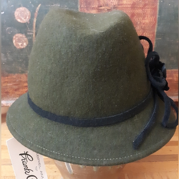 Gabriel Amar for Frank Olive Wool Felt Olive & Black Hat--FINAL PRICE - Picture 5 of 6
